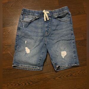 Boys old navy distressed shorts size 14 (Cart I-106)